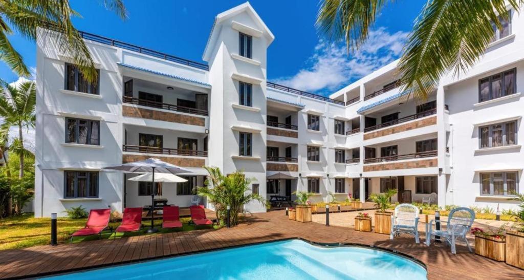 Sunkissed - Brand New Beach Apartment Located 50M From Beach Flic-en-Flacq Extérieur photo